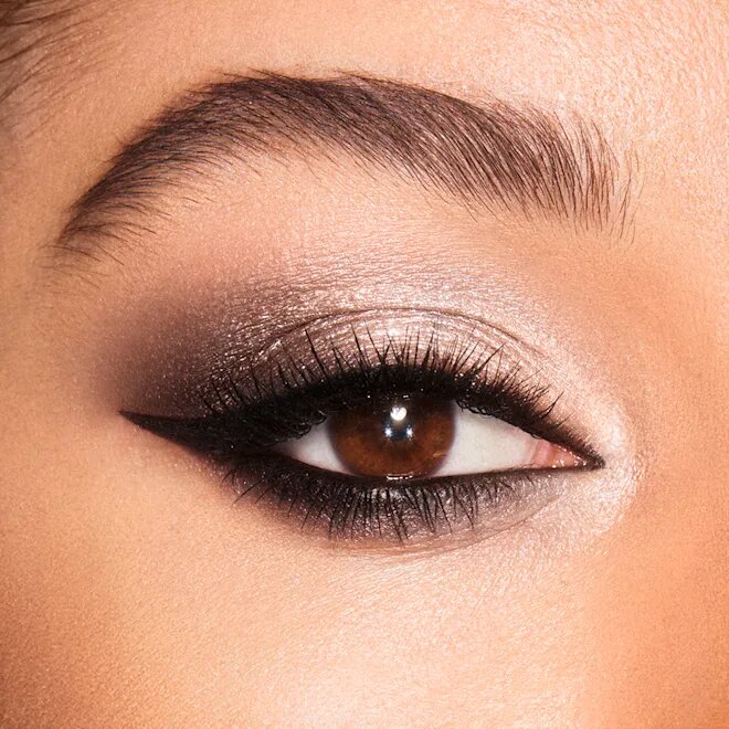 Палетка тіней Charlotte Tilbury LUXURY PALETTE THE ROCK CHICK Silver Eyeshadow Palette with Grey & Charcoal Shades